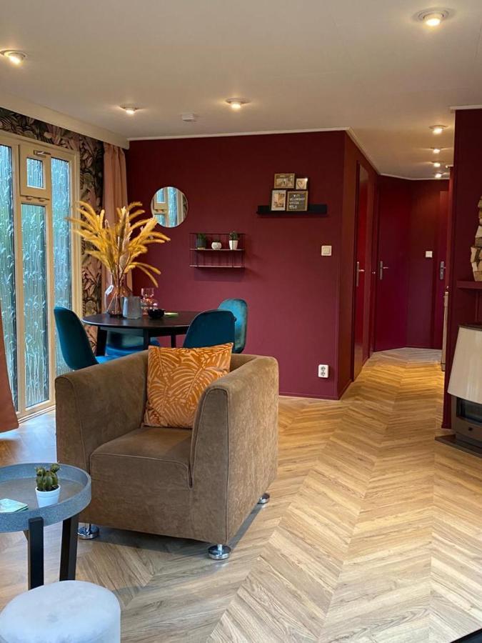 Sfeervolle Chalet Op De Veluwe In Hoenderloo Hotel ภายนอก รูปภาพ
