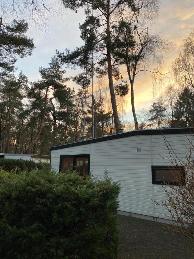 Sfeervolle Chalet Op De Veluwe In Hoenderloo Hotel ภายนอก รูปภาพ
